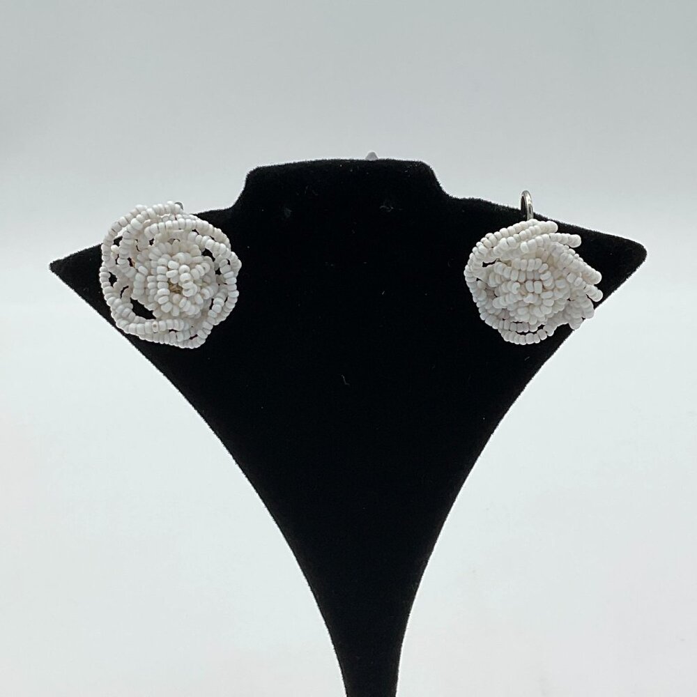 White seed bead Twist Cluster Vintage 50s/60s Silver Tone Screw-Back Earrings